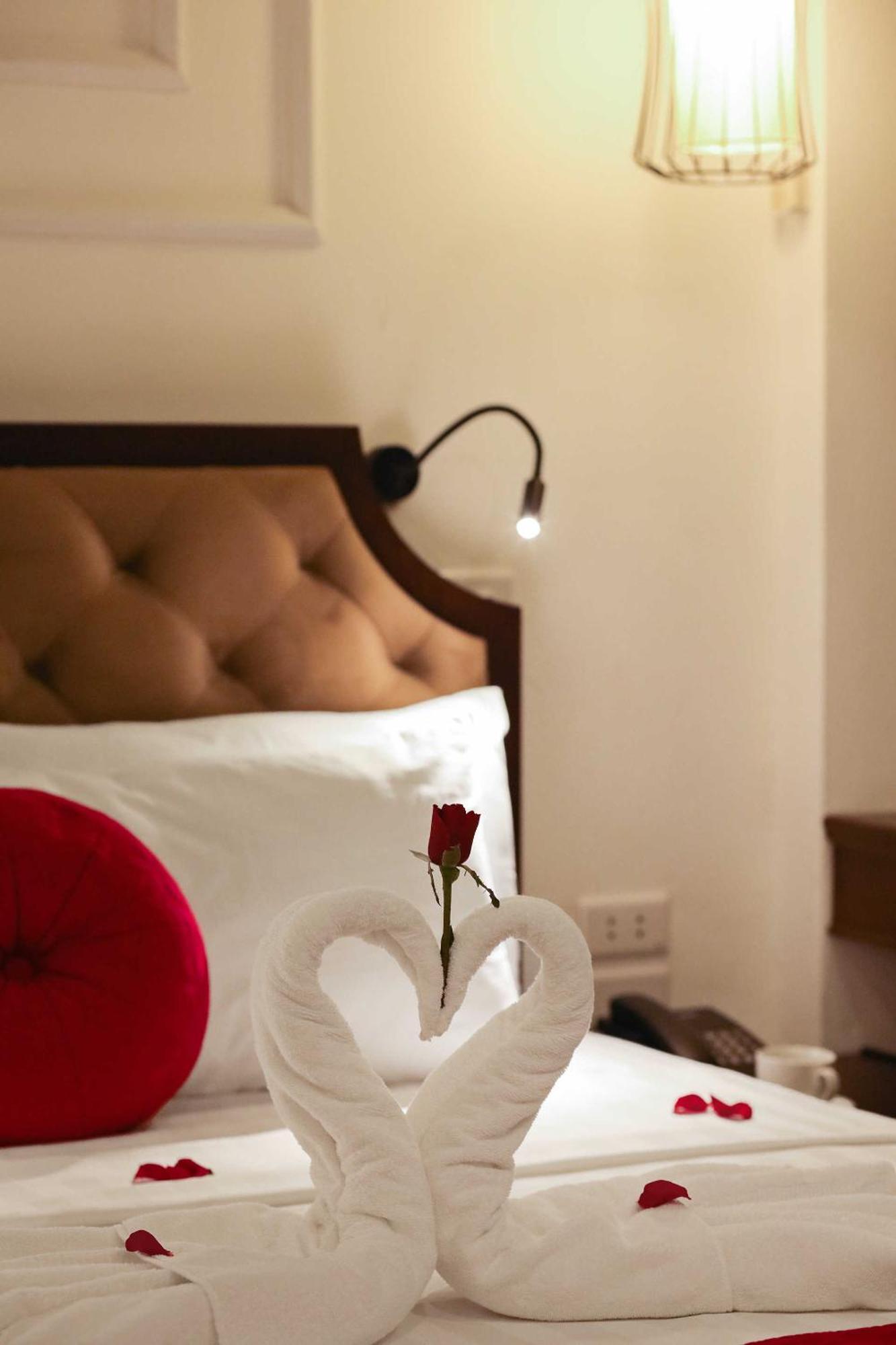 The Sinh Tourist Hotel & Travel Hanoi Buitenkant foto